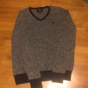 AE long sleeve v-neck